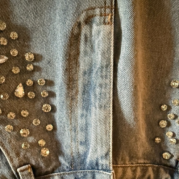 Cloud Ten Jean shorts. Crystal embellishments. NWT. Super cute! Size medium - Picture 7 of 14